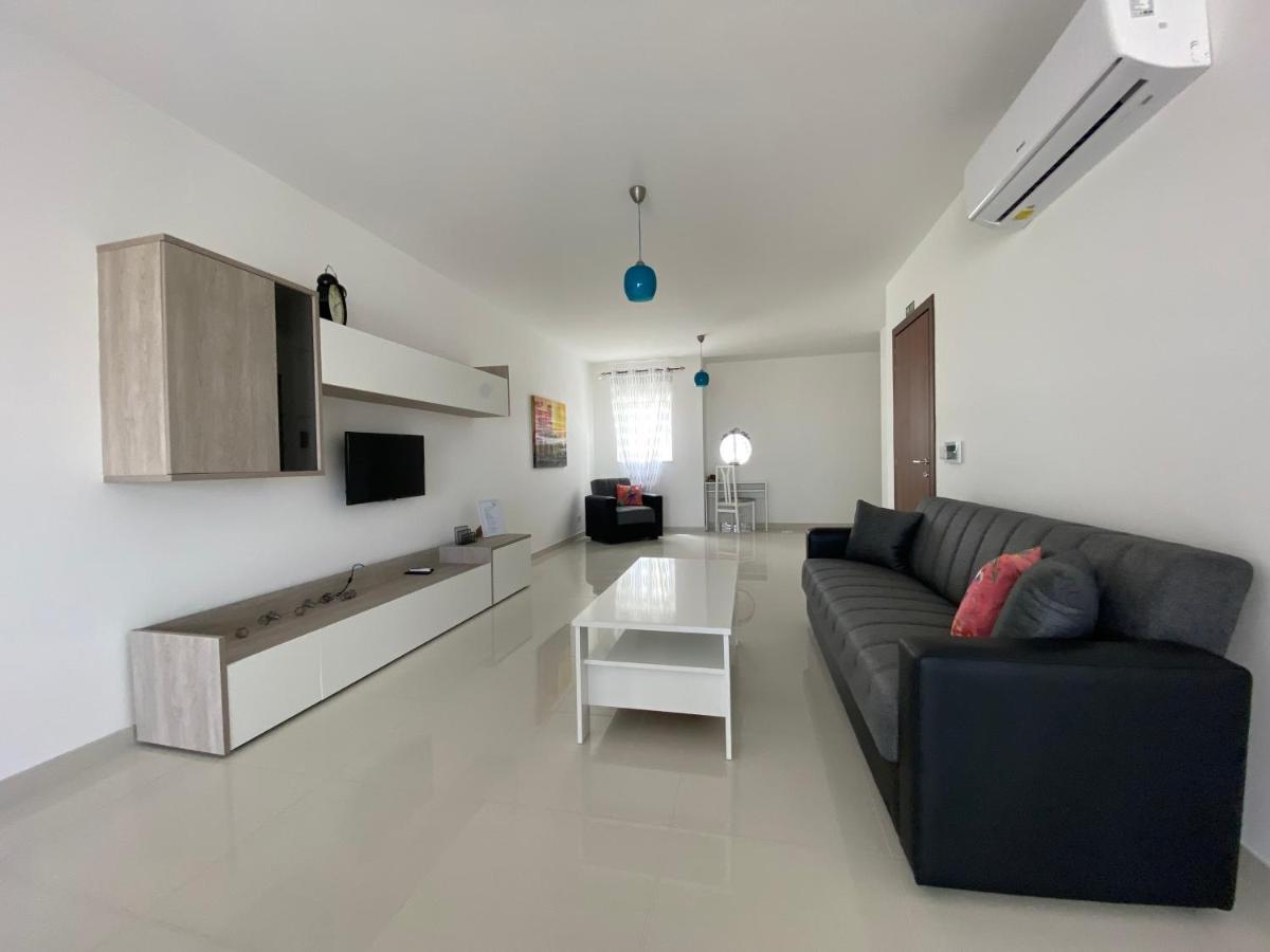 Sunshine Apartments Mellieha - Modern Three Bedroom Apartment - Apt No 2 Zewnętrze zdjęcie